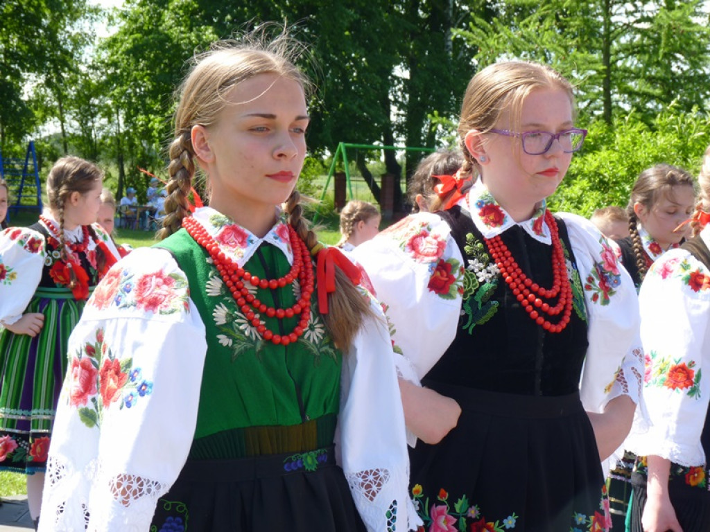 Piknik rodzinny przy szkole w Gągolinie