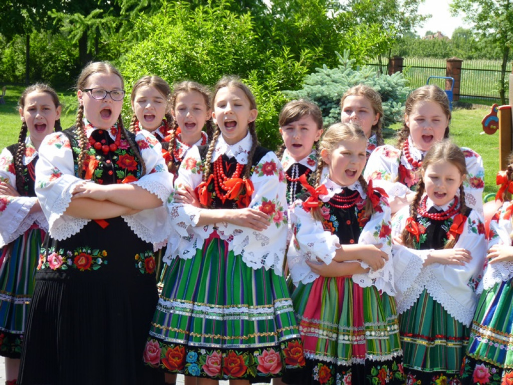 Piknik rodzinny przy szkole w Gągolinie