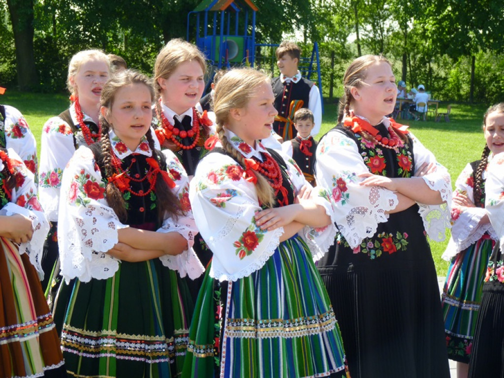 Piknik rodzinny przy szkole w Gągolinie