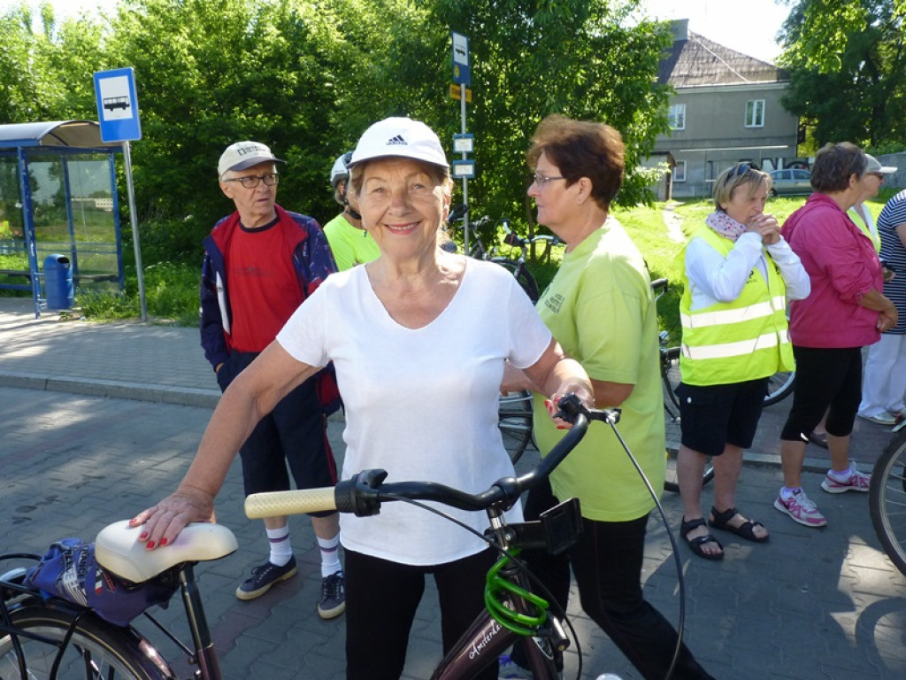 Seniorzy i młodzież już w drodze do Walewic