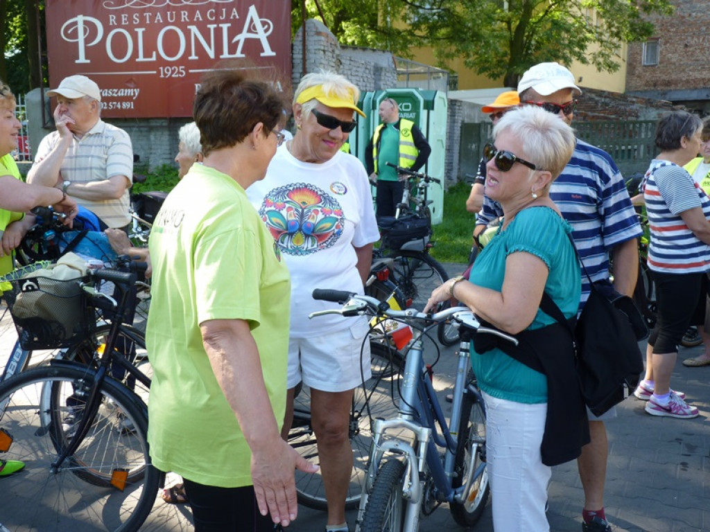 Seniorzy i młodzież już w drodze do Walewic