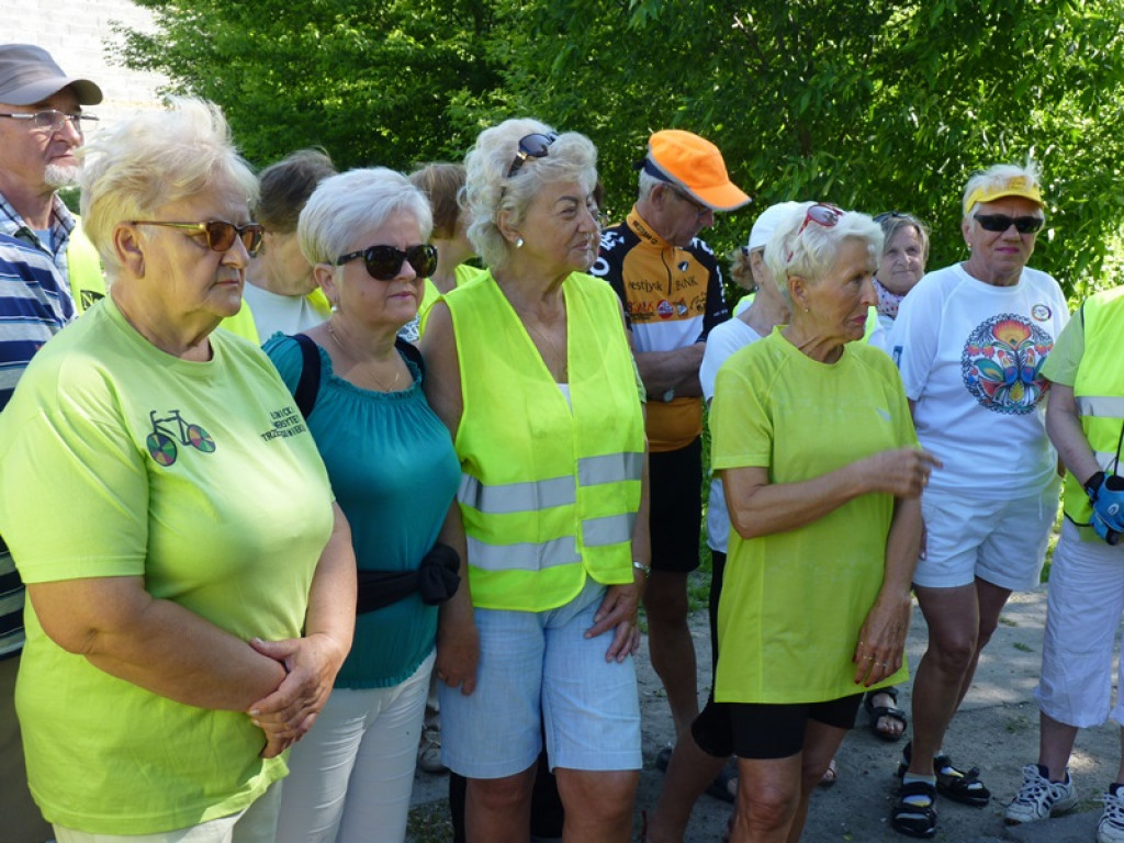 Seniorzy i młodzież już w drodze do Walewic