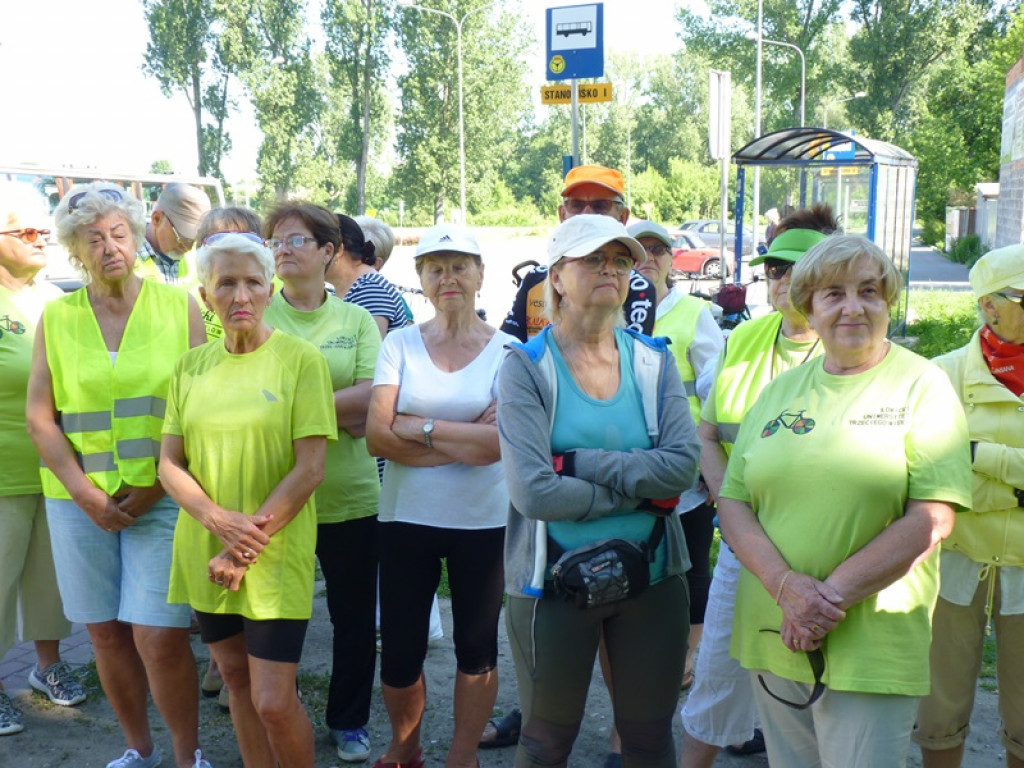 Seniorzy i młodzież już w drodze do Walewic
