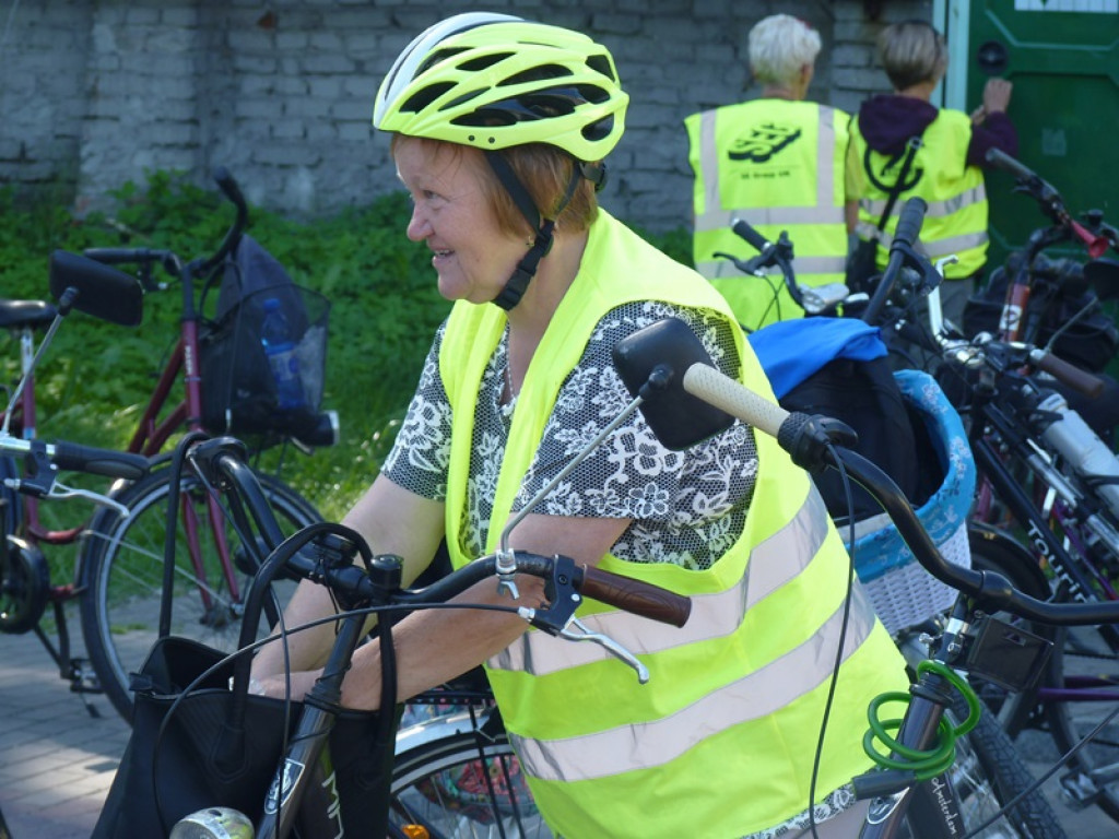 Seniorzy i młodzież już w drodze do Walewic