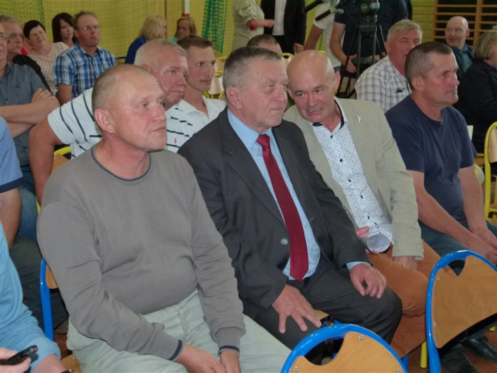 Minister rolnictwa spotkał się z rolnikami w Popowie Głowieńskim