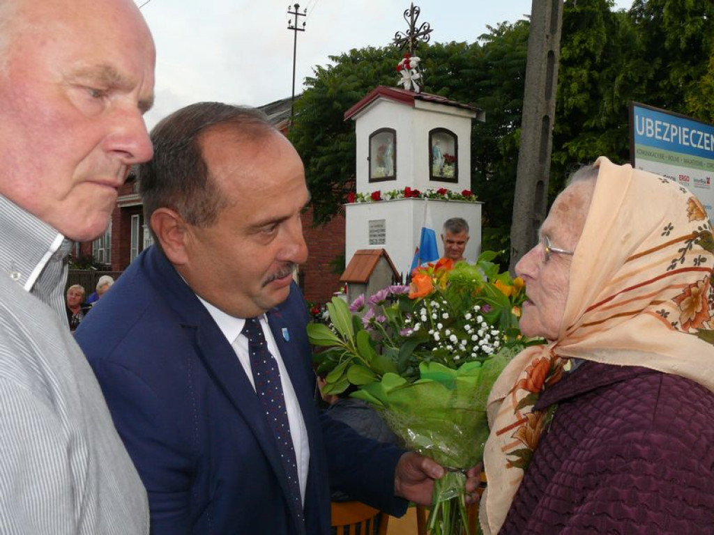 Spotkanie na Dzień Matki przy niezwykłej kapliczce