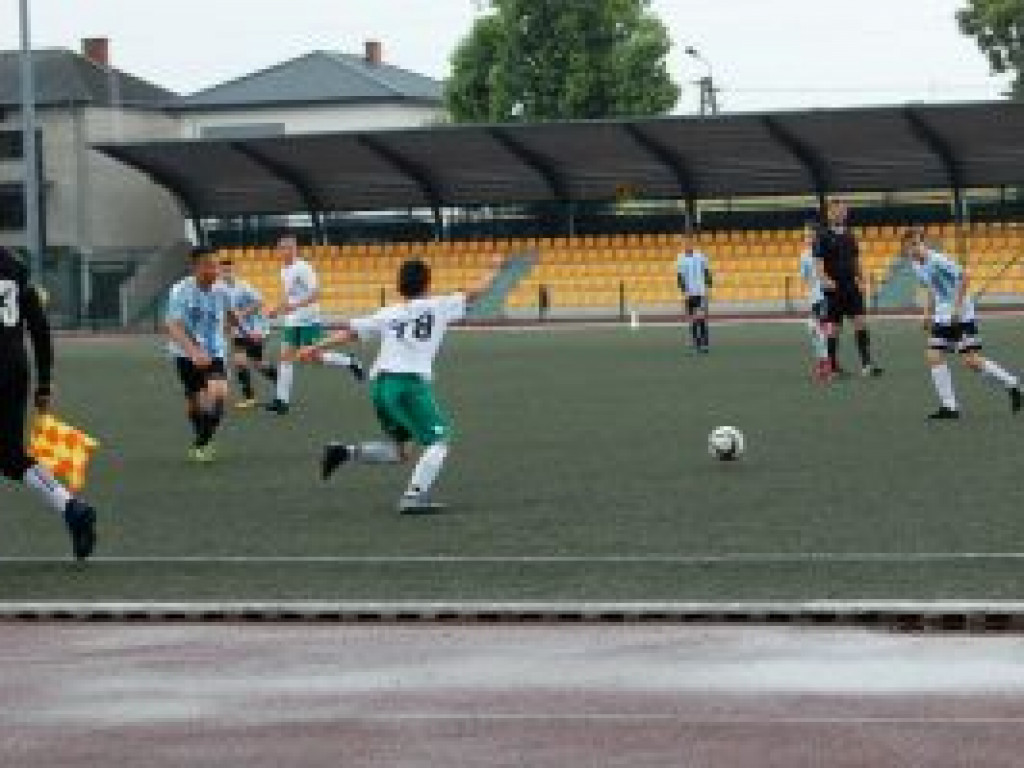 Zwycięski ostatni mecz sezonu Pelikana-2005