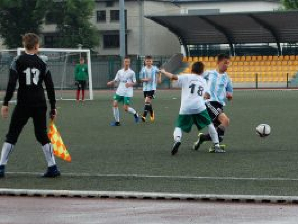 Zwycięski ostatni mecz sezonu Pelikana-2005