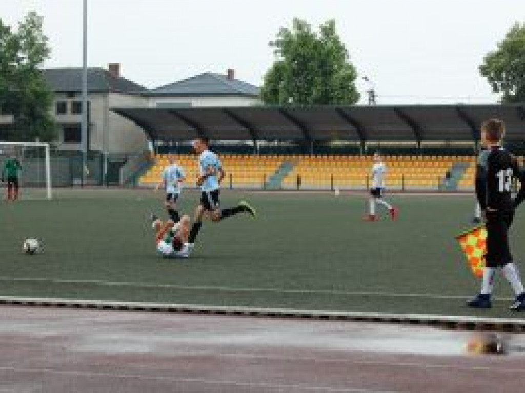 Zwycięski ostatni mecz sezonu Pelikana-2005