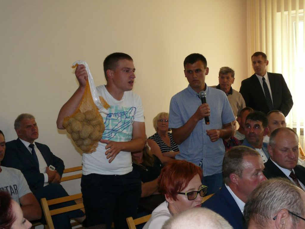 Z niemieckimi ziemniakami do ministra PiS