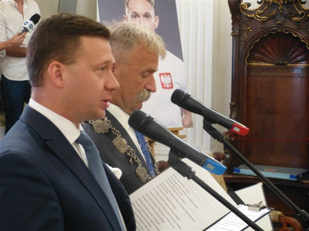 Maciej Rybus odebrał tytuł Honorowego Obywatela Łowicza