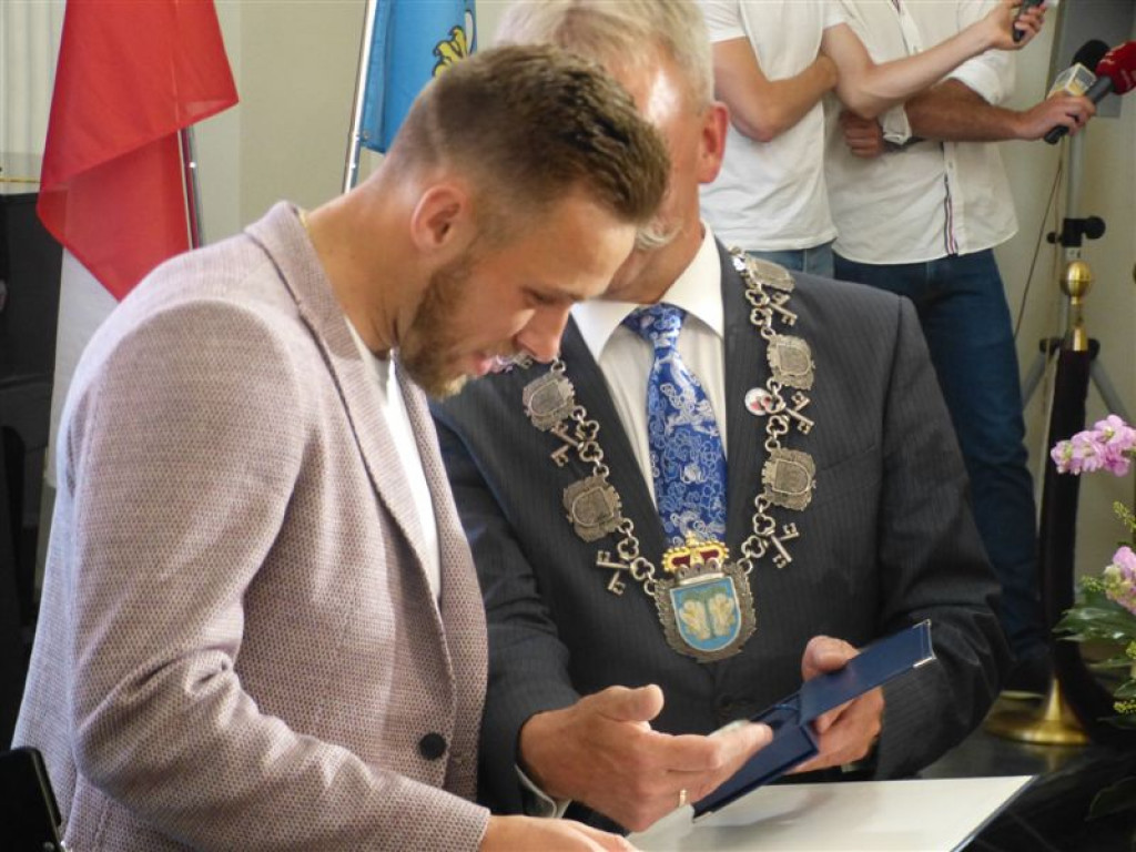 Maciej Rybus odebrał tytuł Honorowego Obywatela Łowicza
