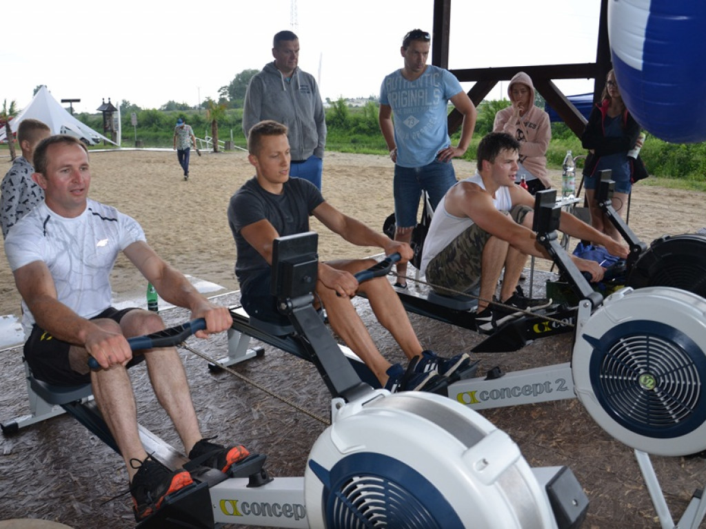 Udany Dzień Dziecka w Kajaku na plaży nad Bzurą
