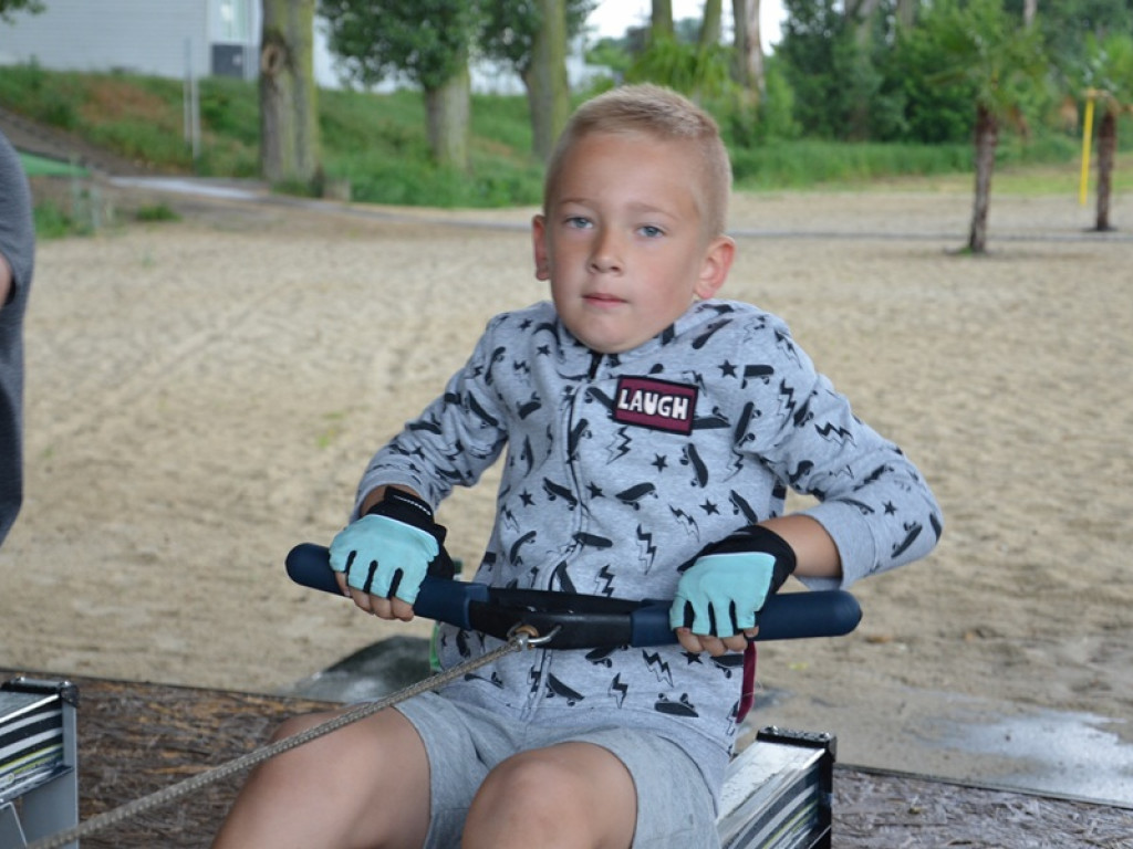 Udany Dzień Dziecka w Kajaku na plaży nad Bzurą
