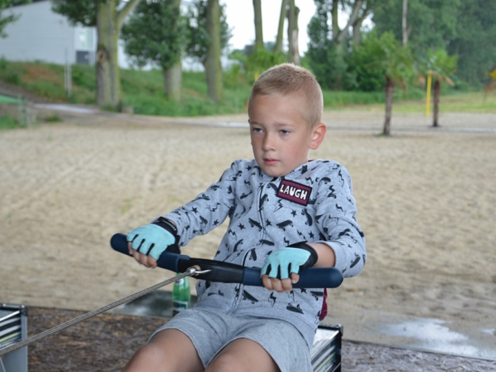 Udany Dzień Dziecka w Kajaku na plaży nad Bzurą