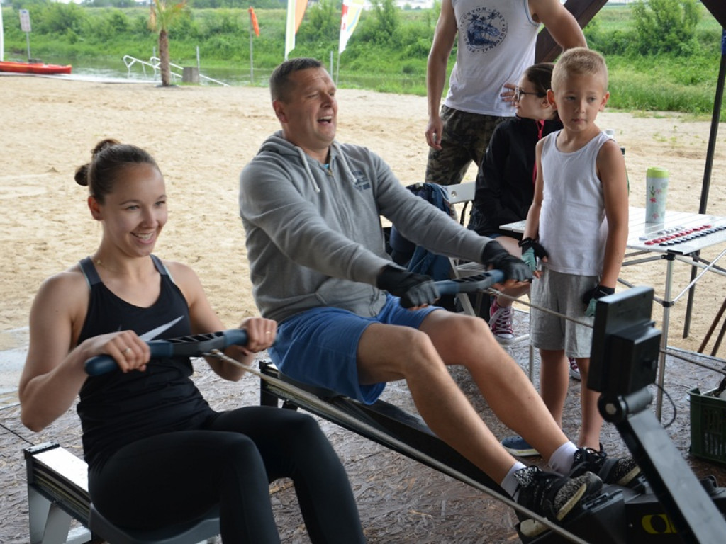 Udany Dzień Dziecka w Kajaku na plaży nad Bzurą