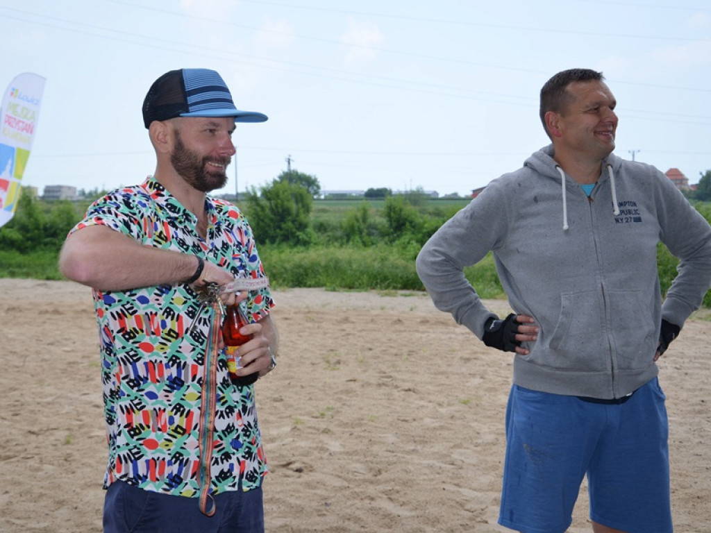 Udany Dzień Dziecka w Kajaku na plaży nad Bzurą