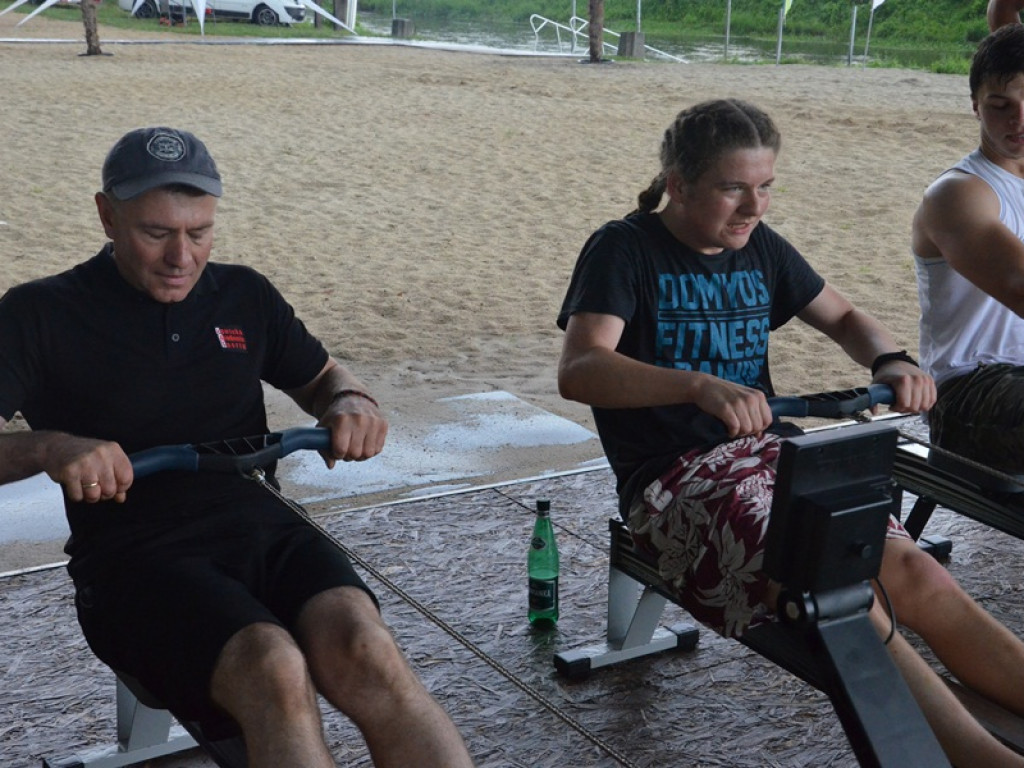 Udany Dzień Dziecka w Kajaku na plaży nad Bzurą