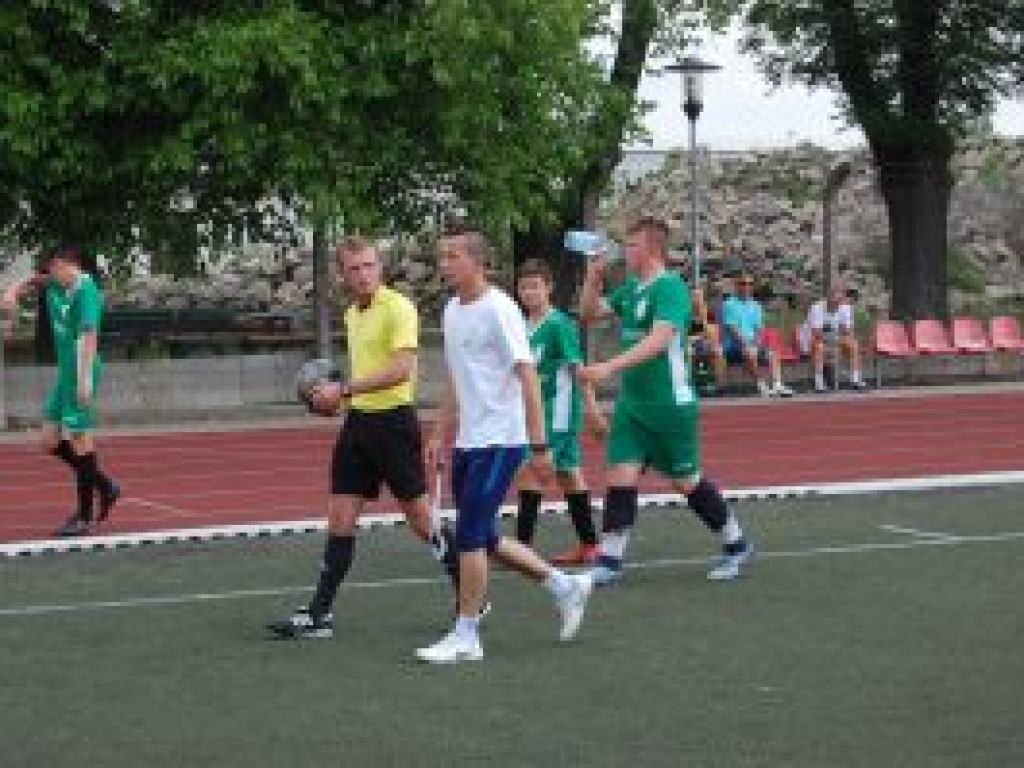 Zwycięski finał walki Pelikana-2004 z Różą Kutno