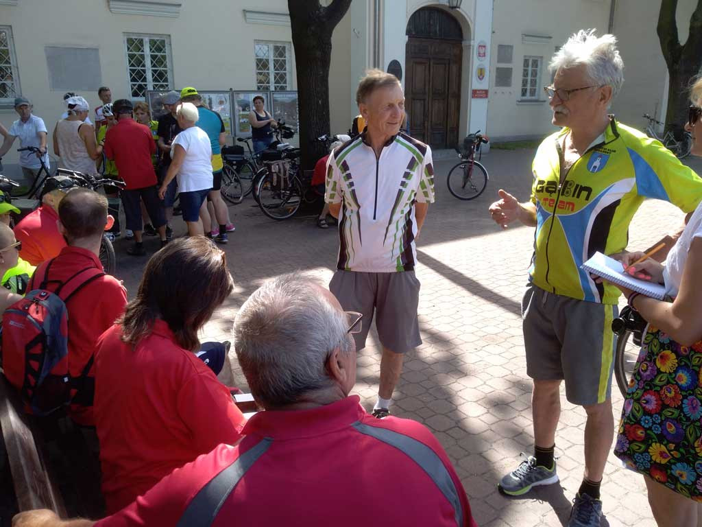 Duże zainteresowanie rajdem Na Szlakach Niepodległości