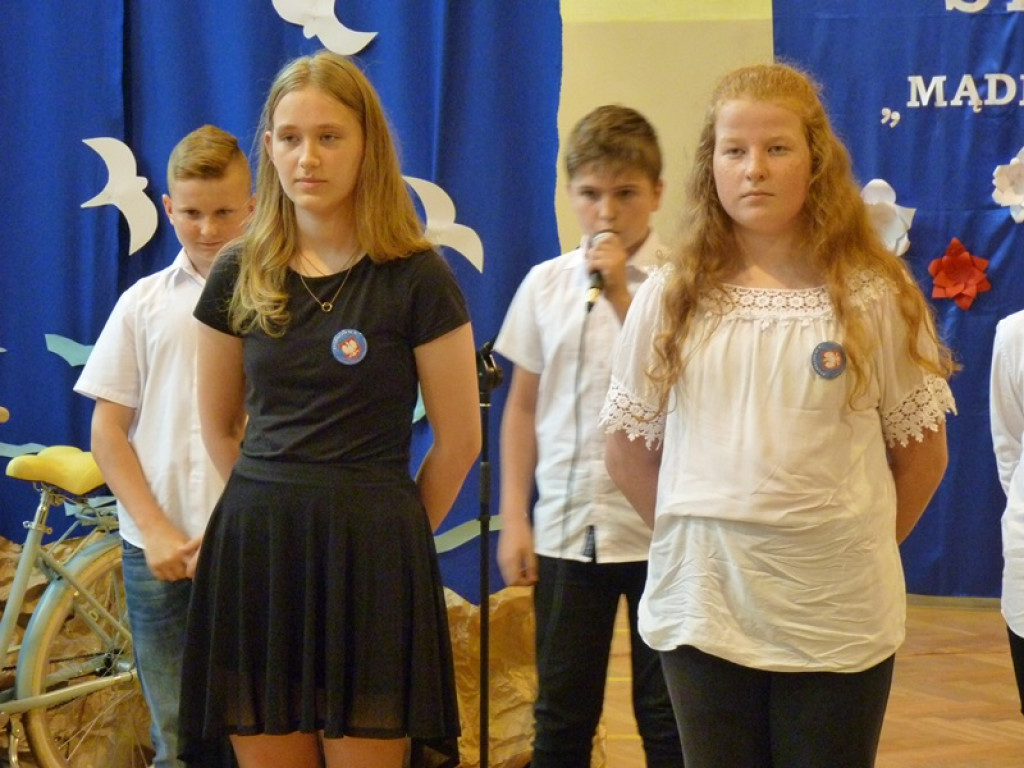 Rozdano stypendia dla uczniów z gminy Łowicz