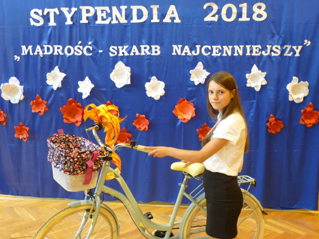 Rozdano stypendia dla uczniów z gminy Łowicz