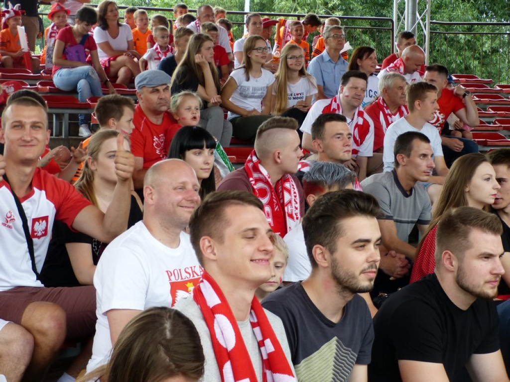 Muszla na Błoniach ściska kciuki za biało-czerwonych