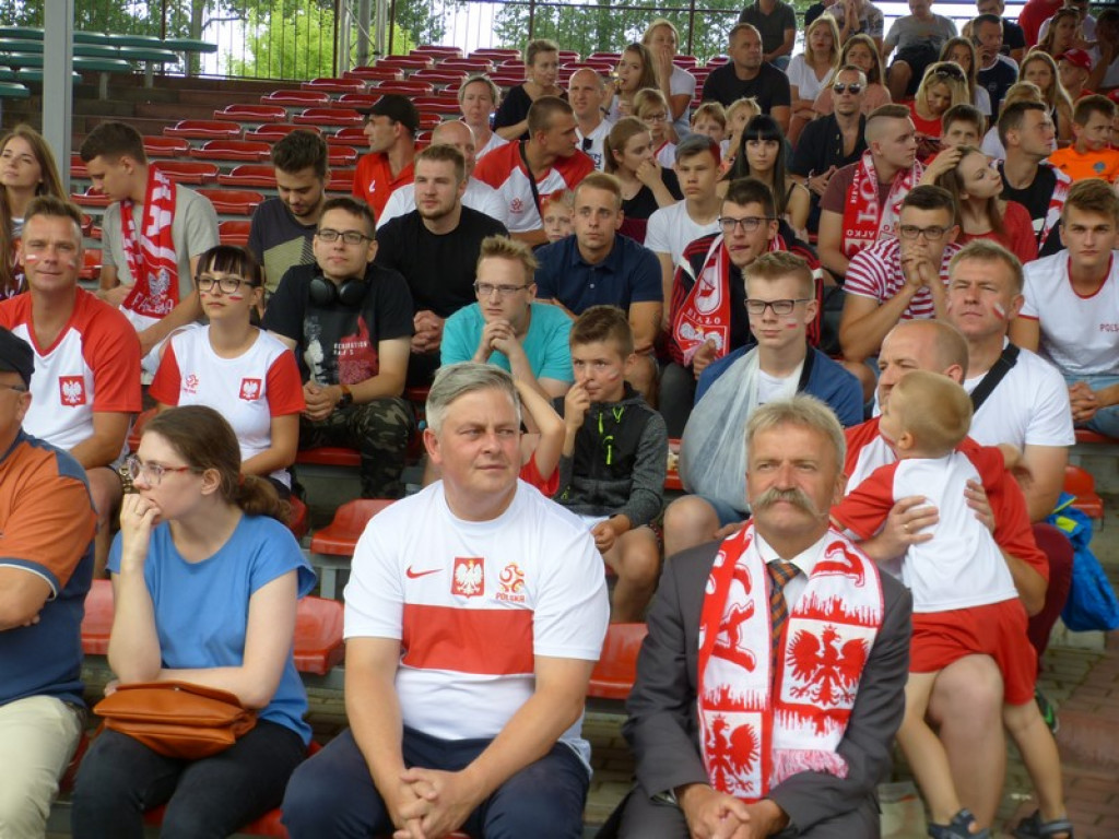 Muszla na Błoniach ściska kciuki za biało-czerwonych