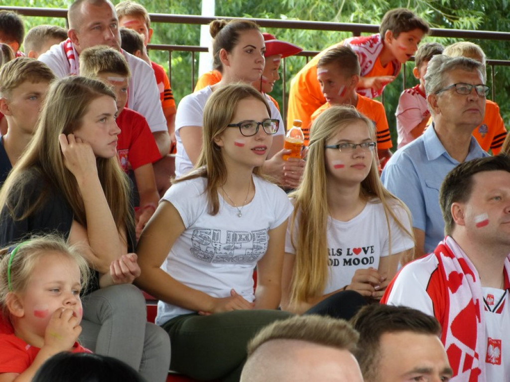 Muszla na Błoniach ściska kciuki za biało-czerwonych