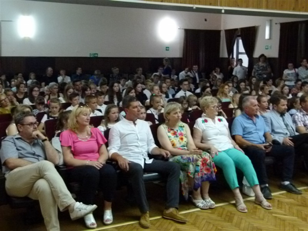Nagrodzono najlepszych uczniów