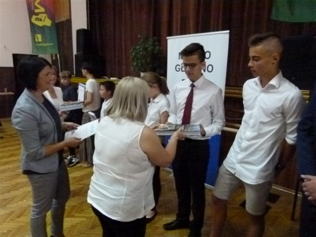 Nagrodzono najlepszych uczniów
