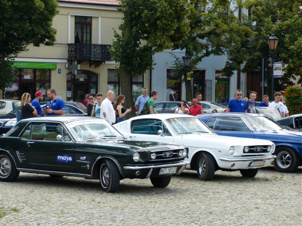 Classic Mustang Rally zatrzymał się w Łowiczu