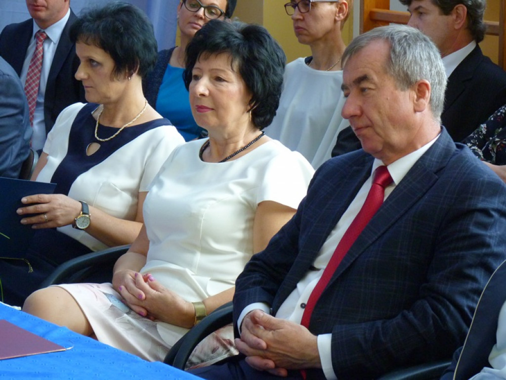 Koniec roku szkolnego. W Zielkowicach żegnano dyrektor i panią woźną