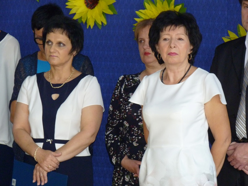 Koniec roku szkolnego. W Zielkowicach żegnano dyrektor i panią woźną