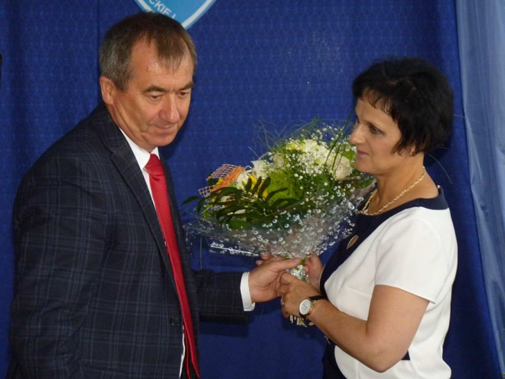 Koniec roku szkolnego. W Zielkowicach żegnano dyrektor i panią woźną