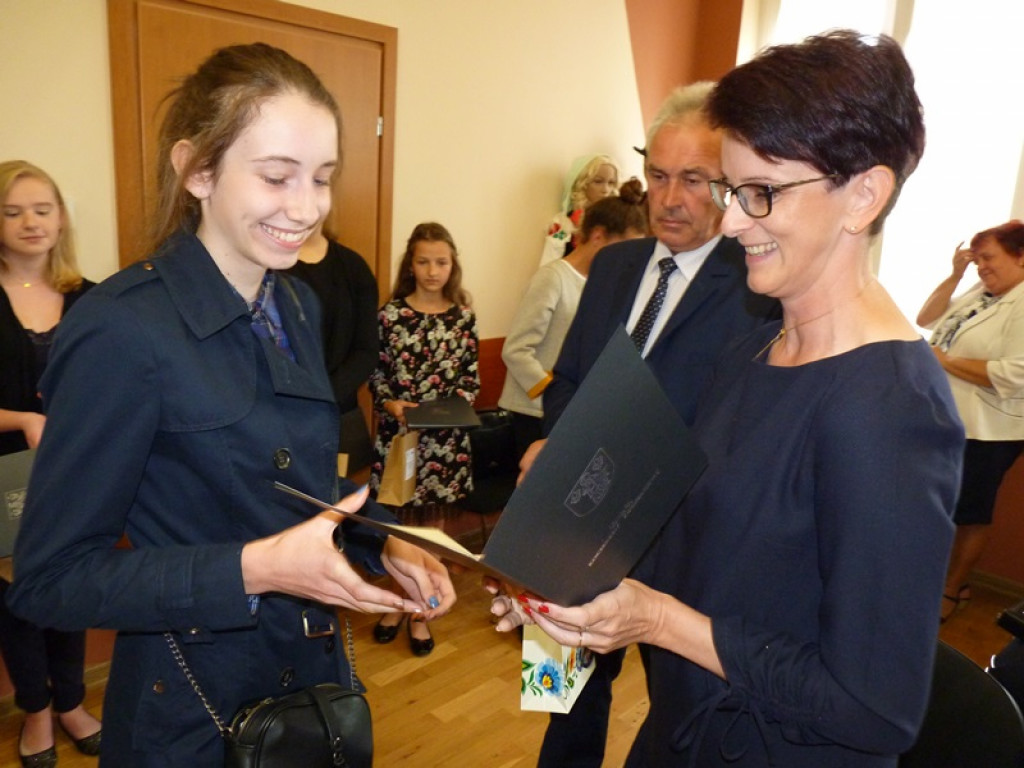 Ich eseje spoczną w kapsule czasu na 45 lat