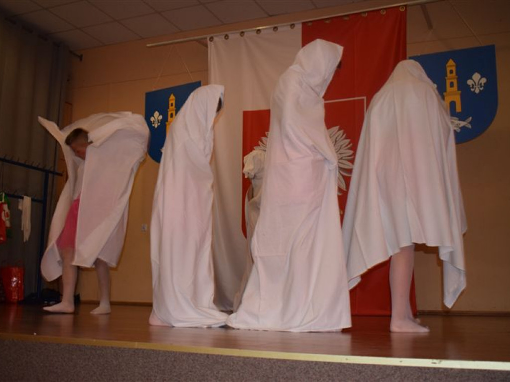 W Łyszkowicach wręczono stypendia