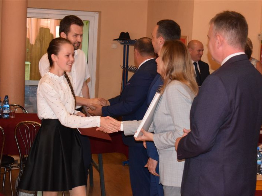 W Łyszkowicach wręczono stypendia