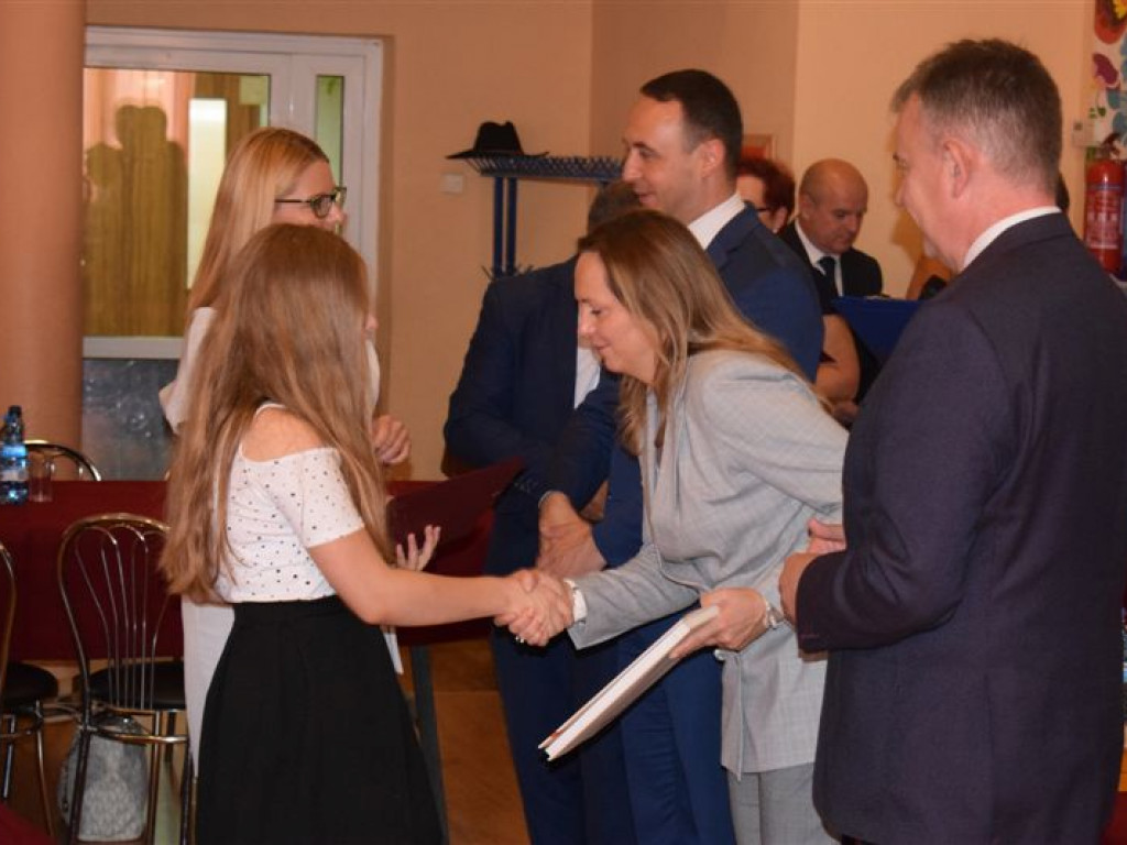 W Łyszkowicach wręczono stypendia