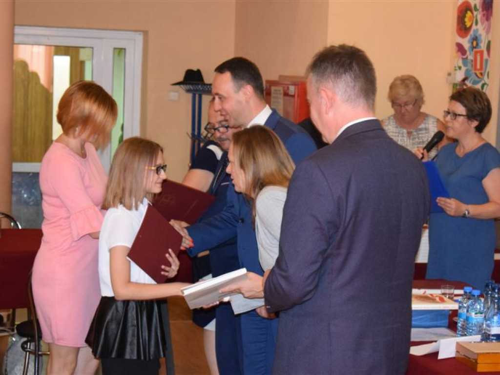 W Łyszkowicach wręczono stypendia