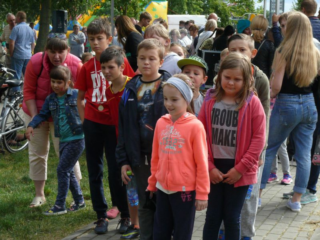 Na os. Starzyńskiego bawiły się dzieci i dorośli