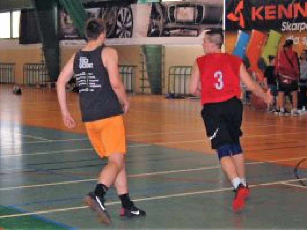 Łowicz Streetball Tournament nabrał rumieńców w hali OSiR nr 2