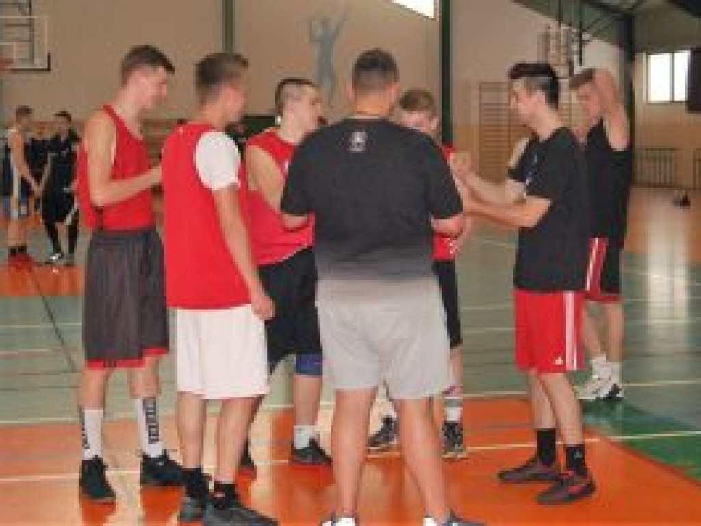 Łowicz Streetball Tournament nabrał rumieńców w hali OSiR nr 2