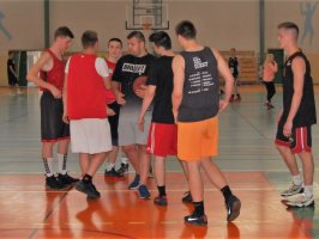 Łowicz Streetball Tournament nabrał rumieńców w hali OSiR nr 2
