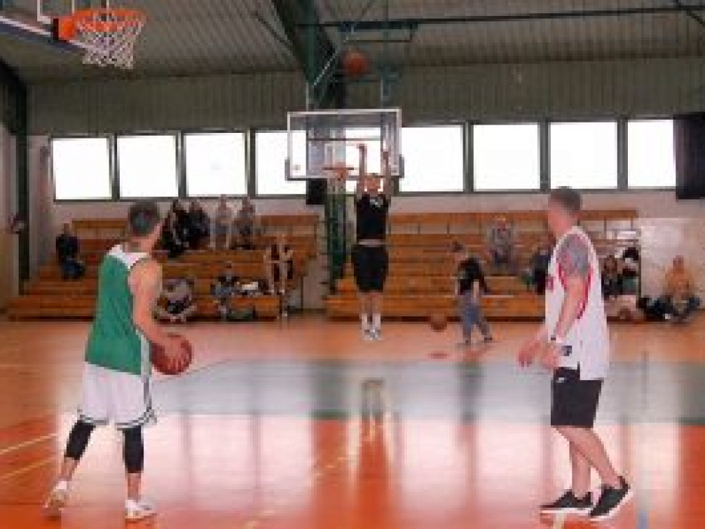 Łowicz Streetball Tournament nabrał rumieńców w hali OSiR nr 2
