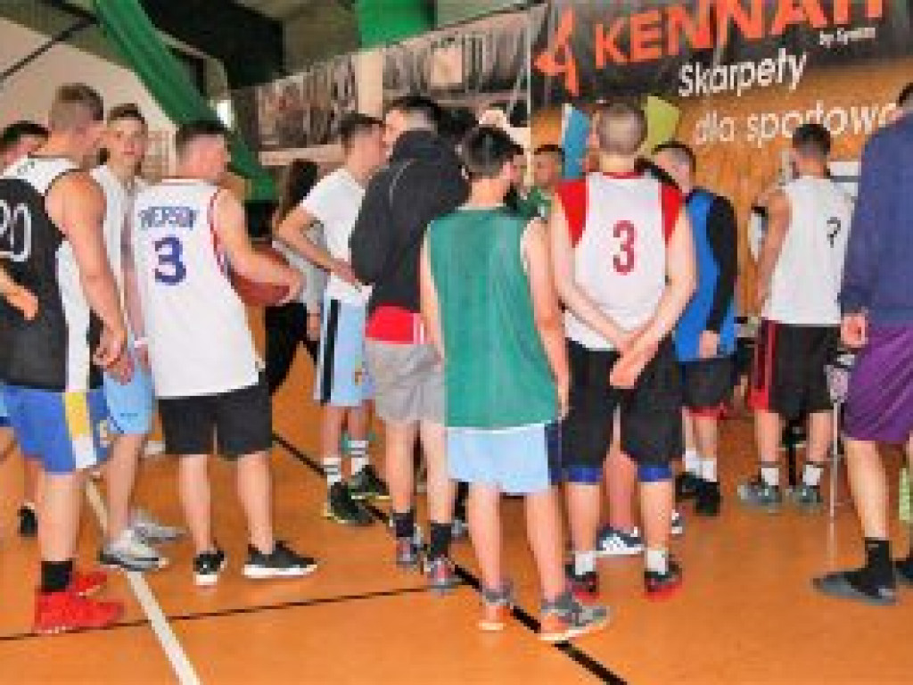 Łowicz Streetball Tournament nabrał rumieńców w hali OSiR nr 2