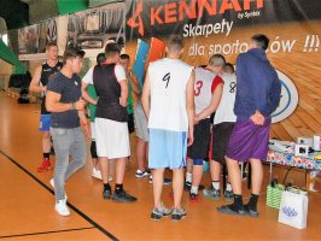 Łowicz Streetball Tournament nabrał rumieńców w hali OSiR nr 2