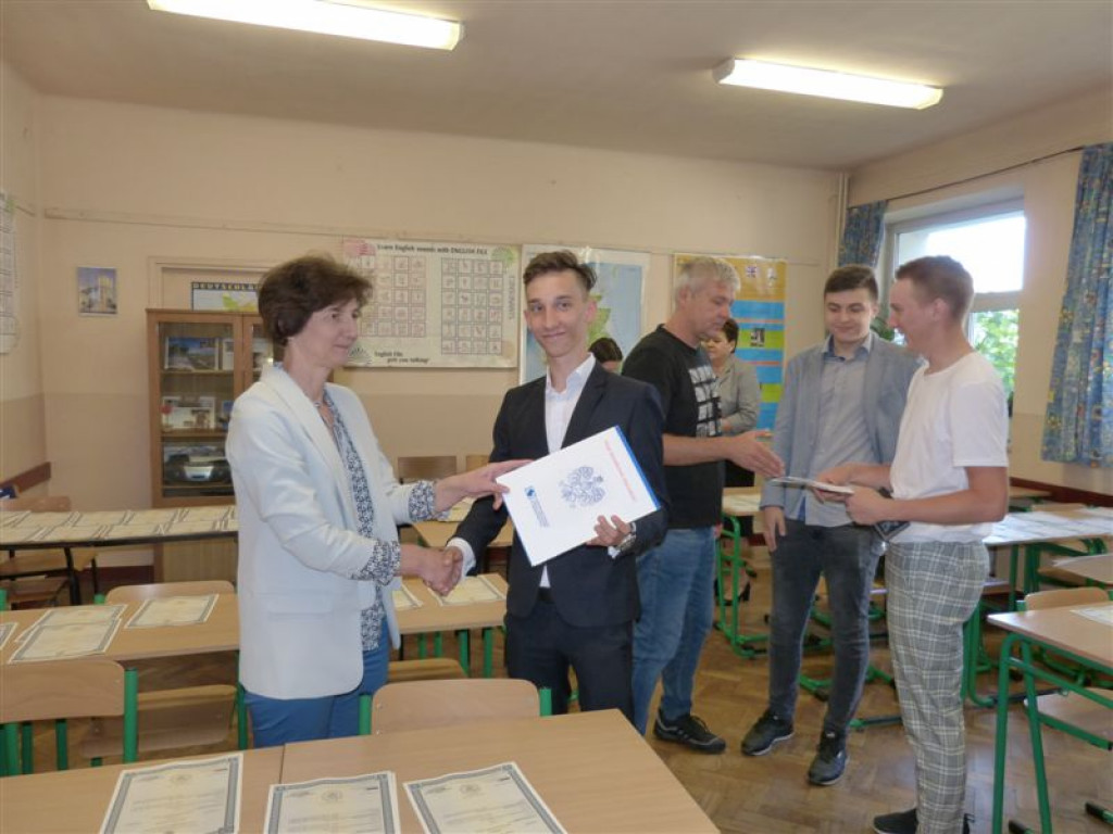 Maturzyści dzisiaj poznali wyniki egzaminów