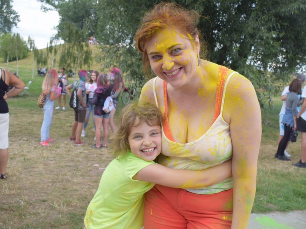 Frekwencyjny sukces Holi Festiwalu w Łowiczu