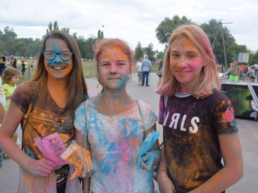 Frekwencyjny sukces Holi Festiwalu w Łowiczu